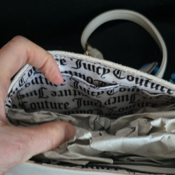 Juicy Couture Cream Quilted Shoulder Bag With Crossbody Strap - Picture 11 of 11